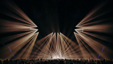 zdjęcie z koncertu światło i mrock w atlas arenie w łodzi